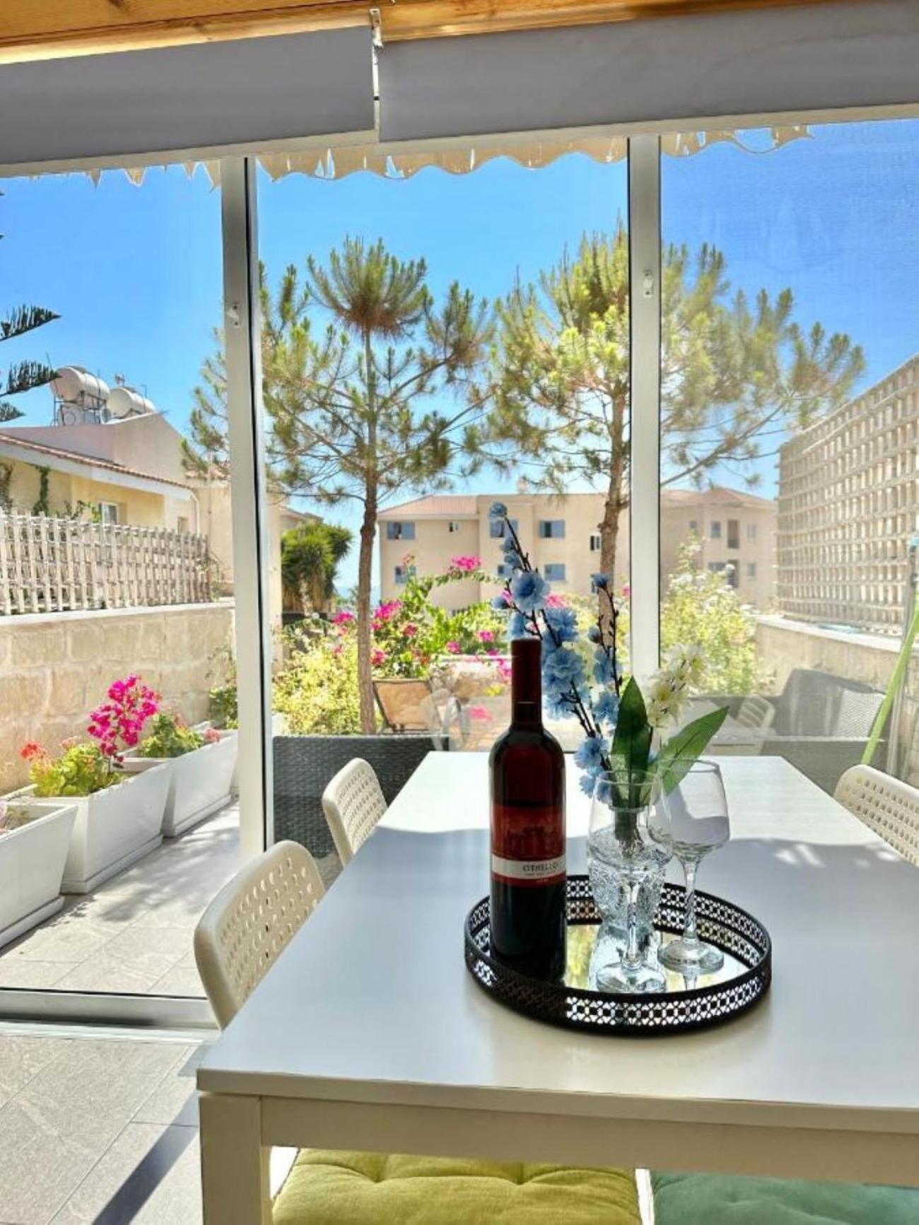 H&O Danaos Sea Breeze Apartment Paphos Kültér fotó